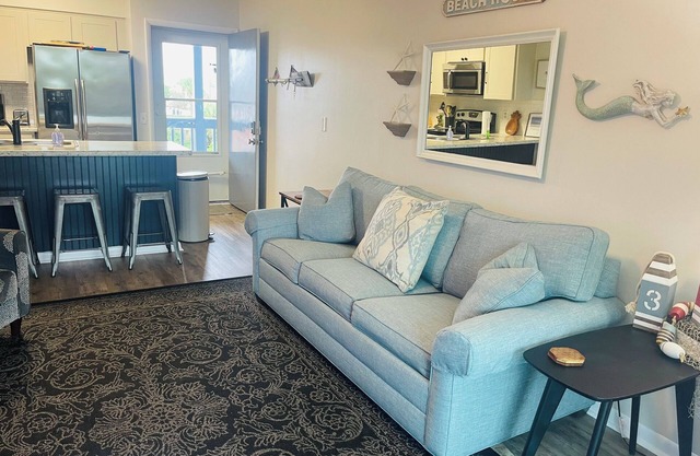 Clean & Ready for Guests! Recently Remodeled, Steps to the Beach!