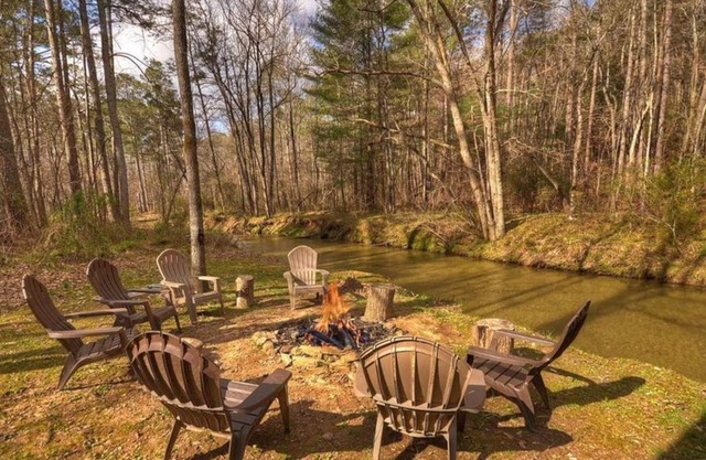 Clear Creek Sits on the Creek, Hot Tub, Fire Pit and Pool Table!