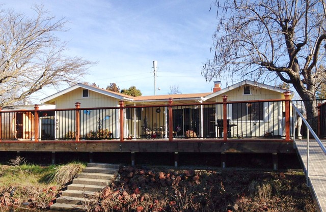 Clearlake Canal Front Home, Dog-friendly & Sauna
