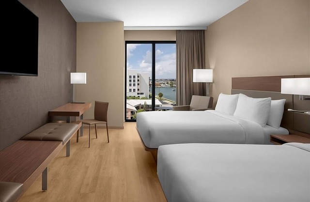 Charming Suite w/ Full Amenities – 5 Min Walk to Clearwater Beach