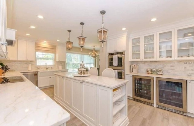 Clearwater Oasis - 5 Bedrooms Minutes from White Sandy Clearwater Beach