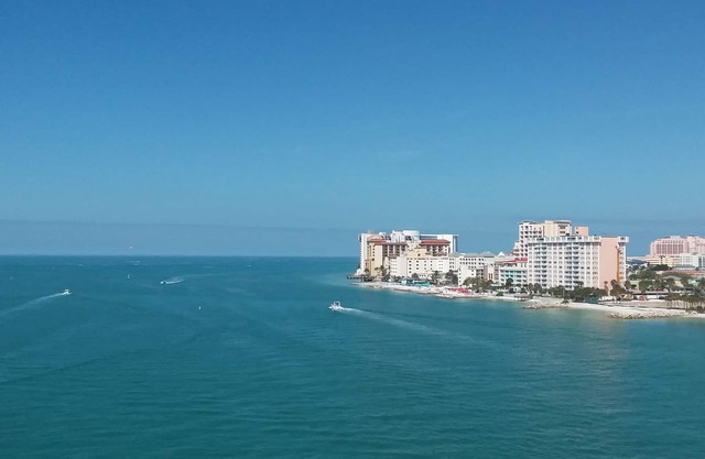 RETRAITE PRIVÉE CLEARWATER POUR VOTRE FAMILLE ... NOUVEAU DANS LA PISCINE D'EAU SALÉE.