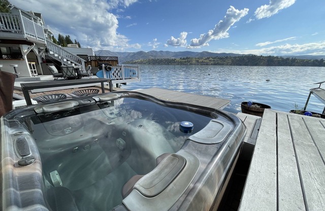 Clearwater RV tamping on the shores of Chelan
