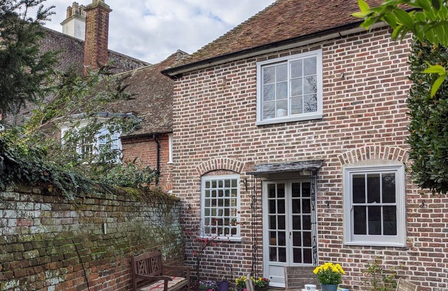 Cleve Lodge, MINSTER