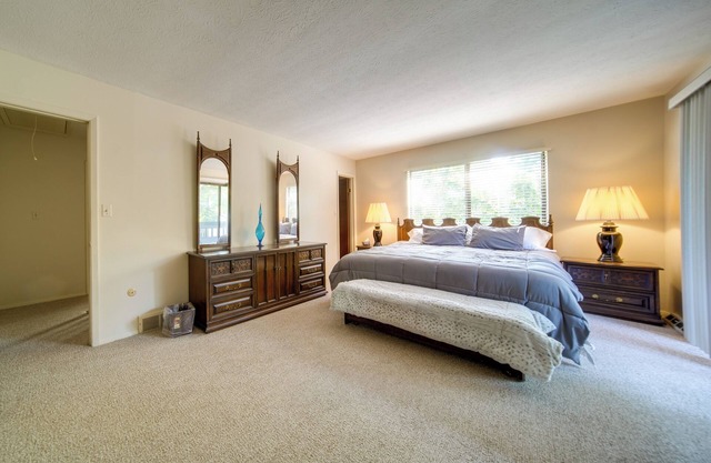 Pet-friendly Cleveland Area Retreat Near Lake Erie