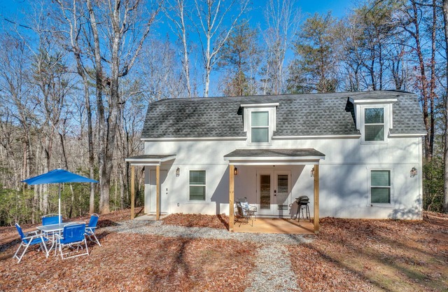 Cleveland Retreat w/ Patio: Yonah Mountain Views!