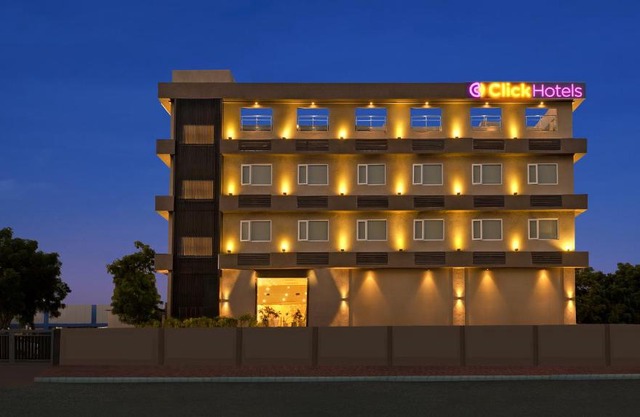 Click Hotel Bhuj