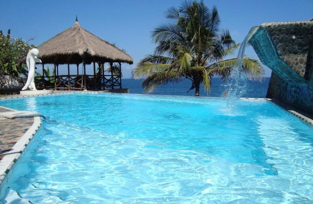 Cliff House on Bali est unique, au-dessus de l'océan, au son des vagues - Unité 6