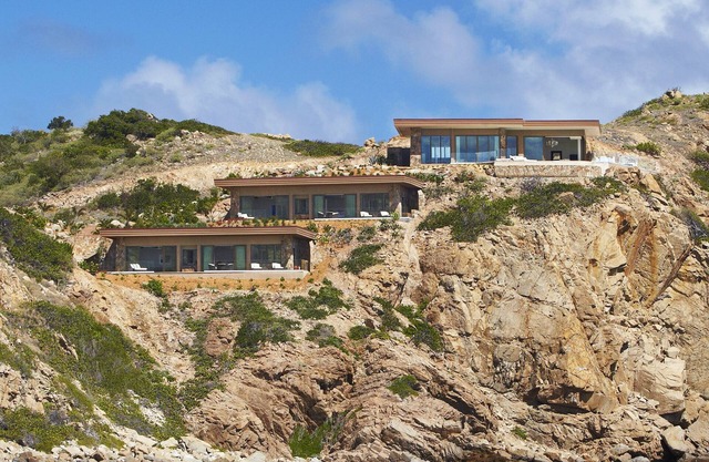 Cliff Suite by Fantasia Villas
