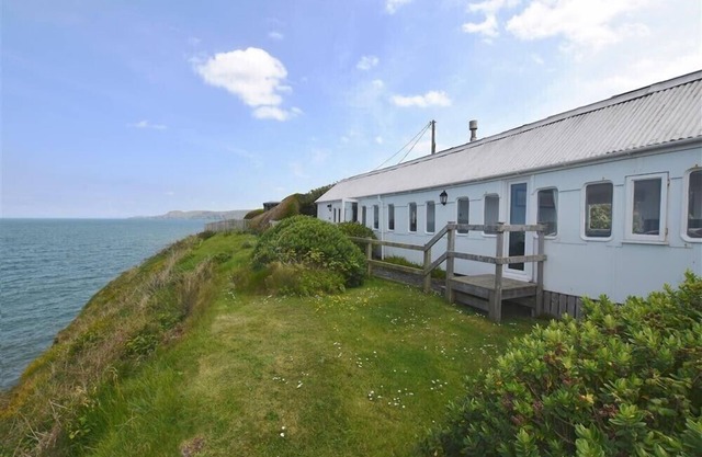 Clifftop Carriage, ABERPORTH
