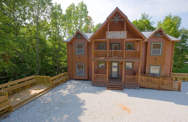 Cliffview Lakeside - 12 BR Lodge à Cliffview Resort - Tout neuf!