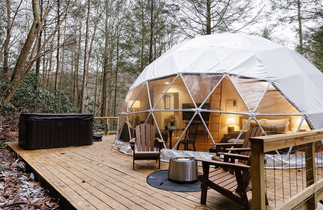 “Climber's Den” Rare Cliffside Stay w/ HotTub RRG
