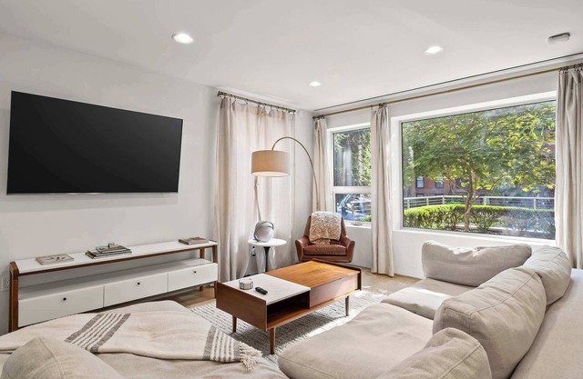 Clinton Grove by Rove Travel | 2BR Modern Apt