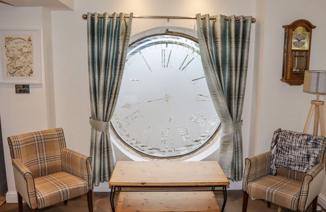 Clock Cottage, SADDLEWORTH