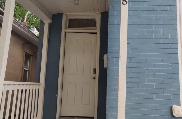 Close to downtown, airport, capital of Utah, arena center ect.