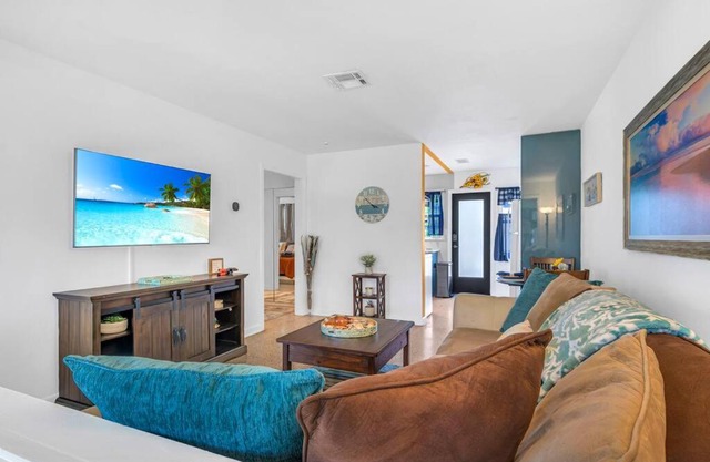 Close to downtown, Game room & PURPLE(r) beds