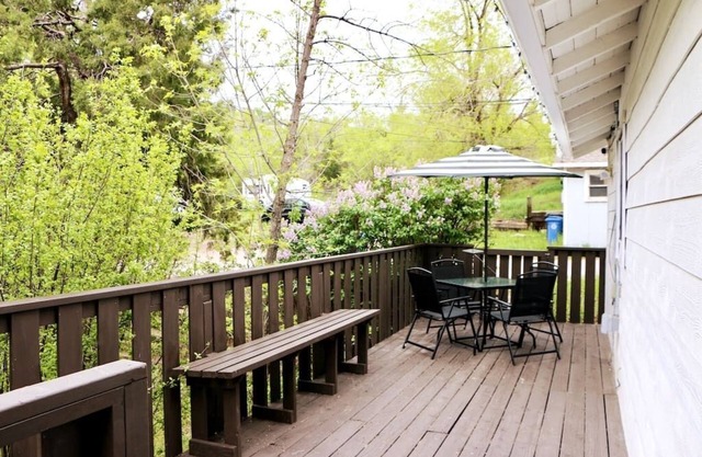 ⁑Close to Downtown⁑Patio Seating⁑Clean&Quiet⁑