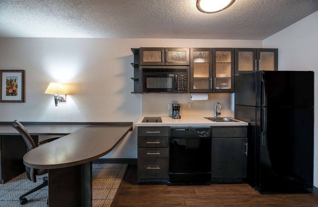 Close to Fort Worth Museum of Science and History! 4 Contemporary Units, Parking
