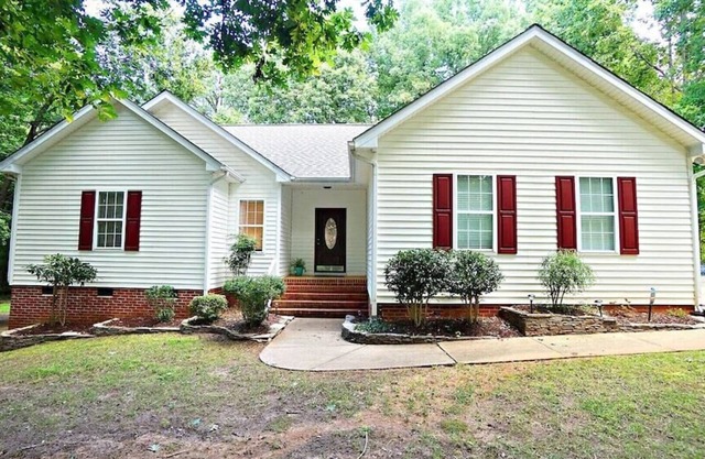 Close to Historic downtown Wake Forest and 20 min to Raleigh
