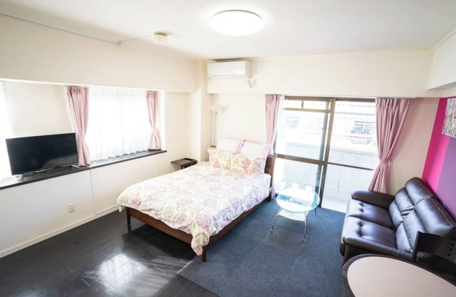 Close to Kokusai DoriEasy access smile302 / Naha Okinawa
