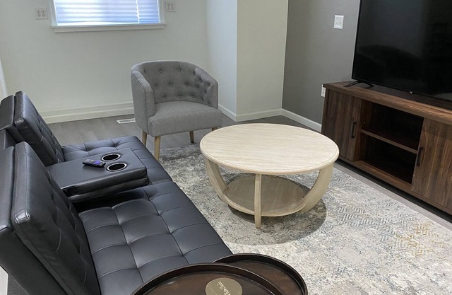 Close to many attractions and plenty of parking!