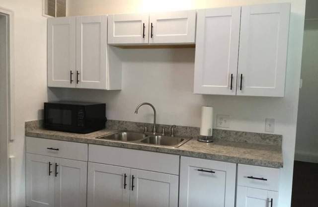 Close to Oil Creek State Park - Pet Friendly