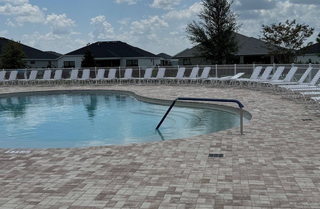 Close to Sawgrass - 4 Seat Golf Cart - 2 Golf Passes Included - Pebble Beach