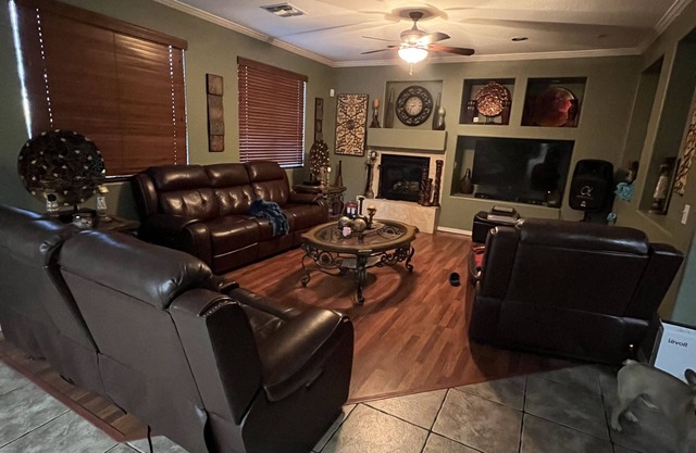 Close to Stadium/ Outlet stores / Casino/Resort ..1 mile -10min to downtown Phx.