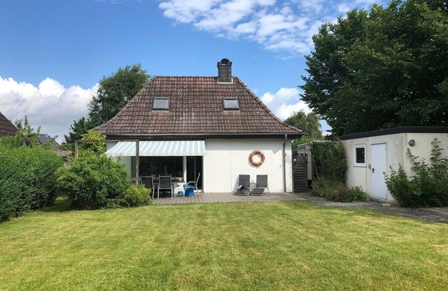Maison de vacances à proximité de la plage pour 2 à 6 personnes avec un grand jardin