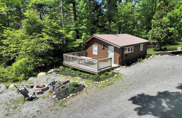 Close to Town - Pet Friendly Cabin with Fire Pit