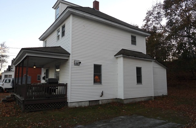Close to trails! Cozy home base for your snowmobile adventures.