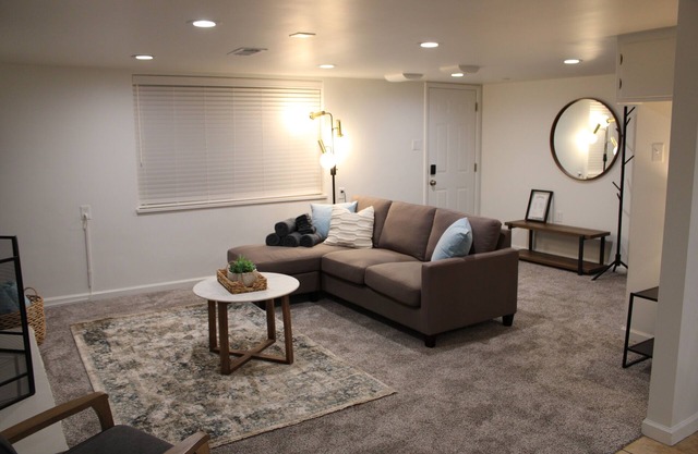 Close to world class ski resorts! Located in a cozy Holladay neighborhood.