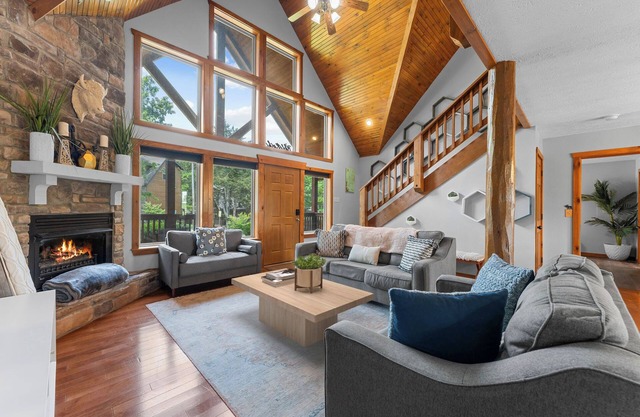 Closest to Indoor & Outdoor Pool + 4 Huge Suites + Stone's throw to SDC