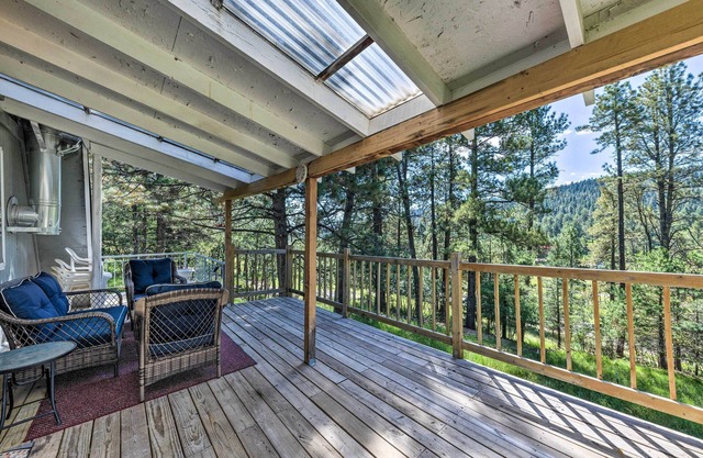 Cloudcroft Cabin w/ National Forest Views!