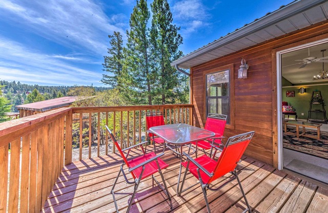 Cloudcroft Escape w/ Forest Views!