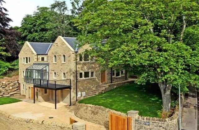 Clouds Hill, ALMONDBURY