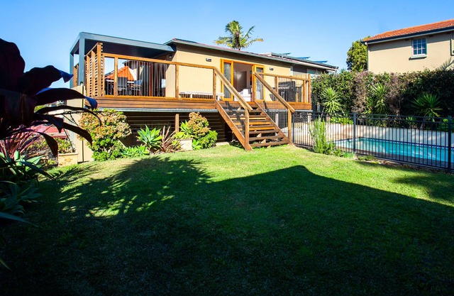Clovelly Beach House with views