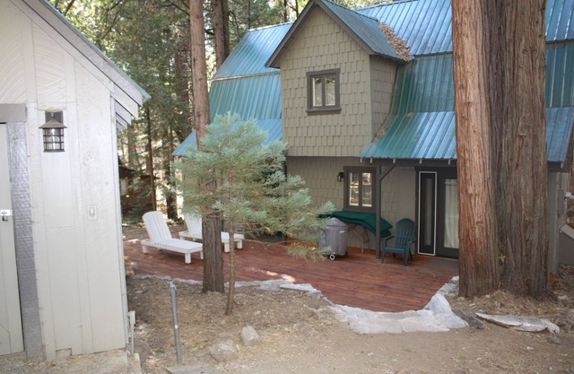 Clover Cabin dans la forêt nationale de Sequoia, pas près du parc national