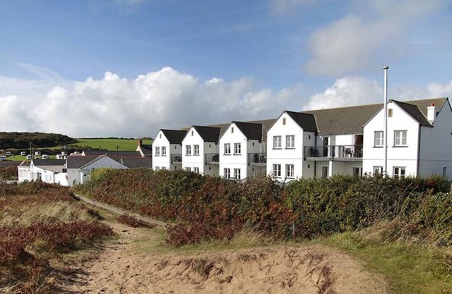 Tout simplement magnifique ... Clover Cottage est très bien situé, à quelques pas de la plage de sable fin