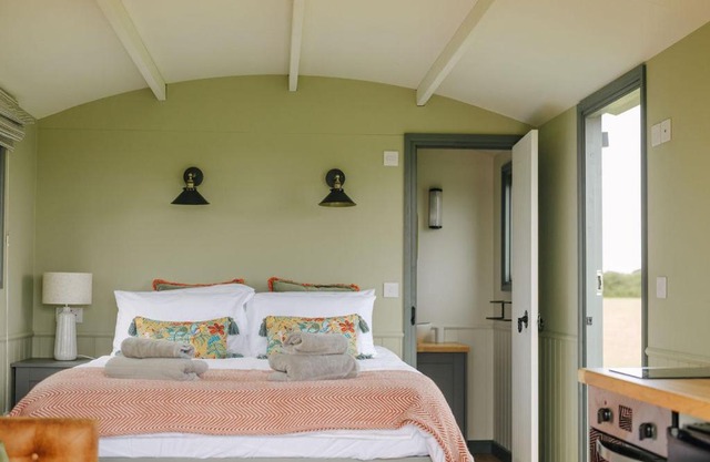 Clover Hut - Snettisham Meadows