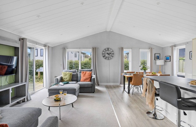 Clover Lodge, 32 Roadford Lake Lodges