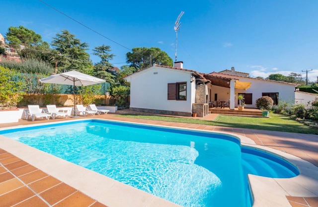 Club Villamar - Charmante villa avec jardin, piscine privée clôturée située dans un quartier rési...