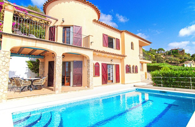 Club Villamar - Villa pratique et fonctionnelle avec piscine privée, à 6000 mètres de la plage, s...