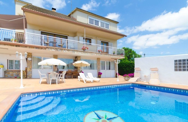 Club Villamar - Charmante villa idéale pour de grandes familles jusqu'à 9 personnes, située dans ...
