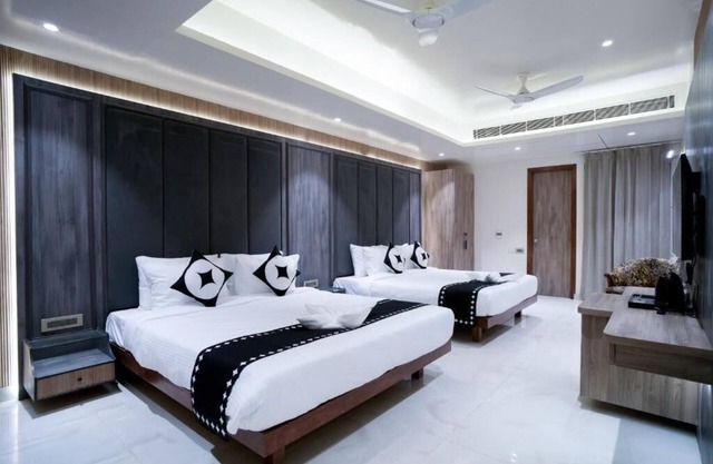 Clubhouse Hotel Ayodhya