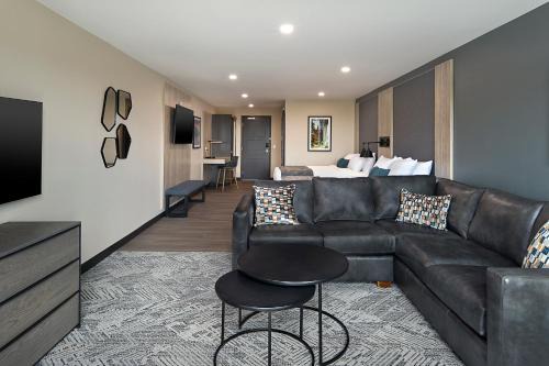 ClubHouse Hotel & Suites Rapid City