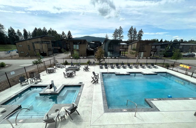 Spa & Pool at Clubhouse, 40 Mins. to Glacier Park, Bighorn Bungalow