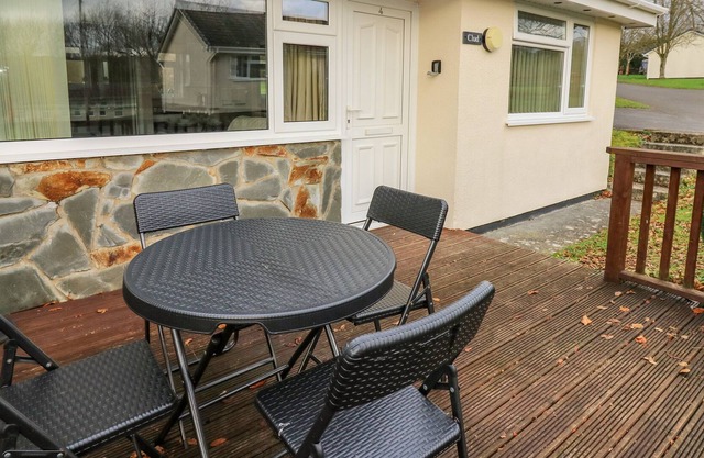 CLUD, family friendly, with a garden in Ciliau Aeron