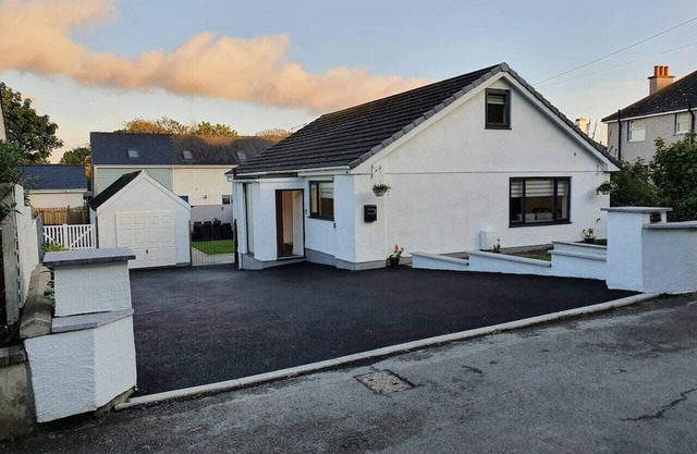 Belle nouvelle maison moderne à 5 min de la plage de Trearddur Bay!