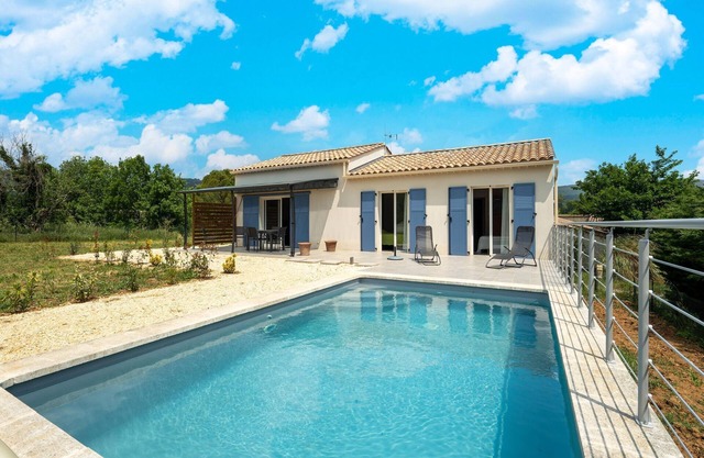 Maison de vacances confortable avec piscine